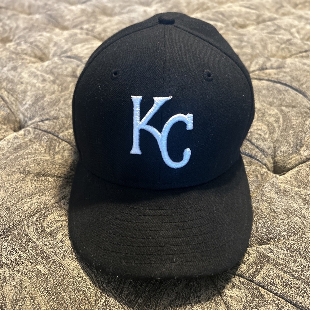 New Era 59Fifty Men Women Cap Kansas City Royals Basic Black White Fitted 7 3/8